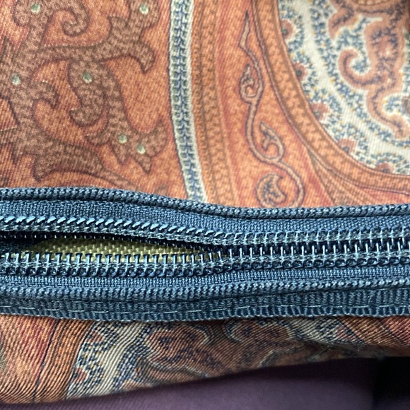 Rehab Etro Profumi Bag. Zipper broken stain interior - Picture 7 of 7